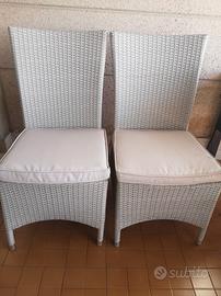 2 comode poltrone in rattan beige con cuscini 