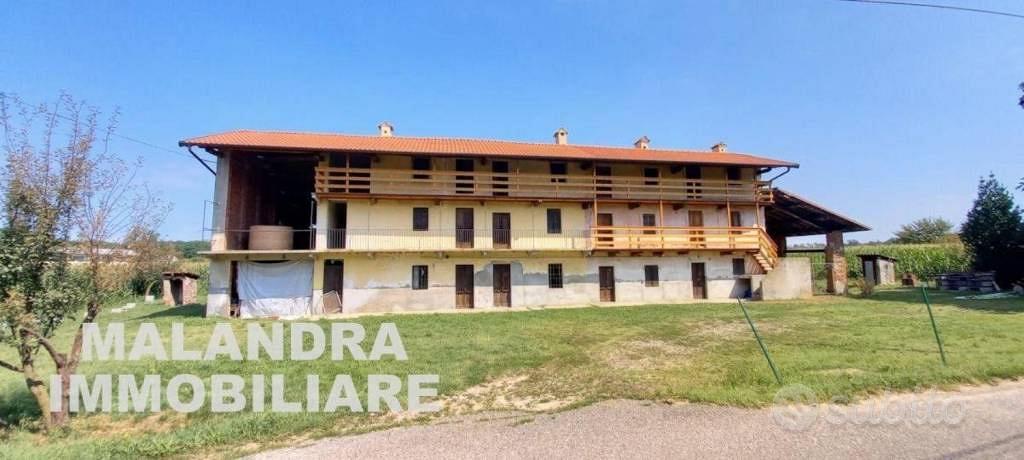Rustico / Casale di 381 m² con più di 5 locali a O - Vista 5