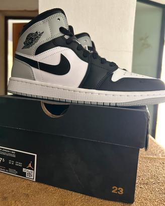 Air Jordan 1 MID