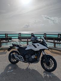 Tolgo questa super moto 