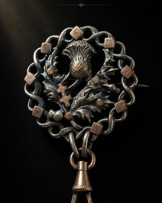 Antica e rara chatelaine brooch fine ‘800