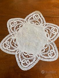 Centro o copri vassoio in pizzo di Cantù