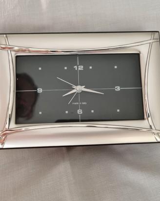 Piccolo orologio da tavolo