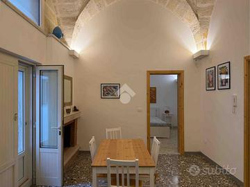 2 LOCALI A SAN VITO DEI NORMANNI