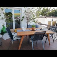 tavolo in legno di acacia