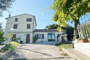 Villa di pregio con scoperto, N/376