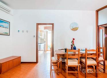 Annuale a Montescudo con balcone