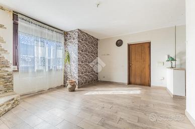 3 LOCALI A CAPRAROLA