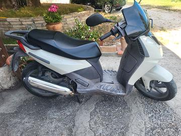 Aprilia sport city 200