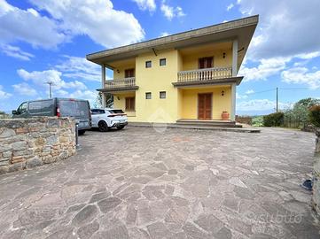 VILLA SINGOLA A LORO CIUFFENNA