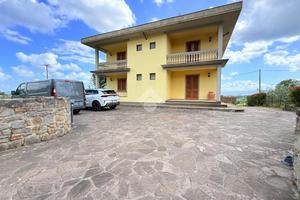 VILLA SINGOLA A LORO CIUFFENNA