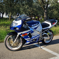 Suzuki gsx R 750