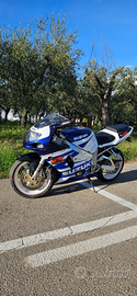 Suzuki gsx R 750