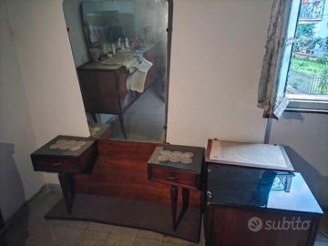 Toeletta più 2 comodini 