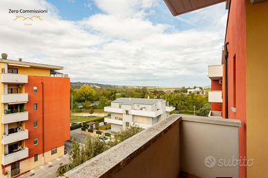 Trilocale semi nuovo con posto auto, quarto piano