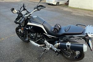 Moto Guzzi V85 tt Guardia d'Onore