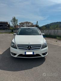 Mercedes B180 CDI Elegance-2014