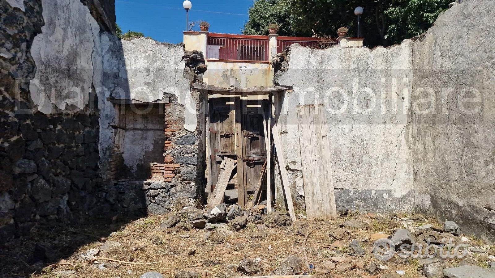 Ruderi con terreno a Presa-Piedimonte Etneo - Vista 3