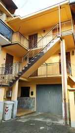 Casa semi-indipendente plurifamiliare