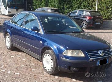 VOLKSWAGEN Passat 5ª serie - 2002