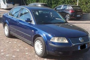 VOLKSWAGEN Passat 5ª serie - 2002