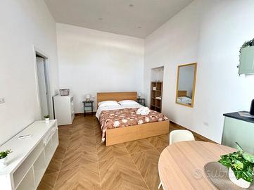 Arredato con terrazzo
