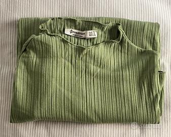 Maglia maglietta Stradivarius S verde sotto giacca