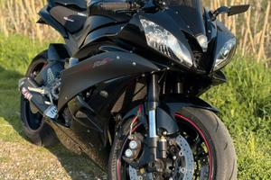 Yamaha R6 my2008 - 9900 km Reali - Mai pista -