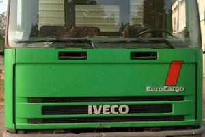 Autocarro Iveco 65 E 12 cassonato, munito di scala