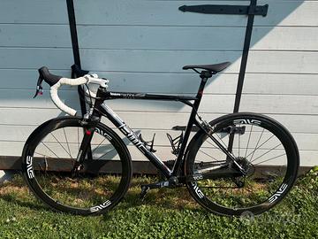 BMC SLR01 Carbon – 6,5 kg – SRAM Red – Ruote ENVE
