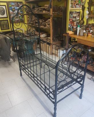 letto da bambino antico 