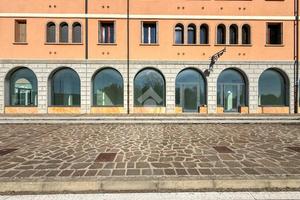 NEGOZIO A CASTIRAGA VIDARDO