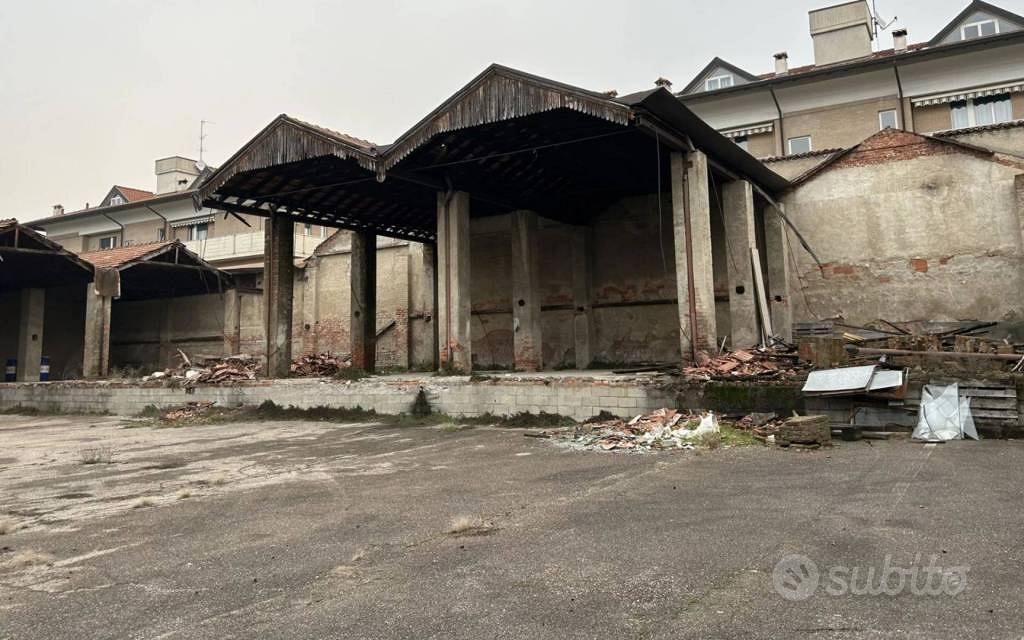 Immobile in asta di 6120 m² a Giussano - Vista 2