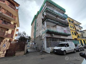 3 LOCALI A MELITO DI NAPOLI