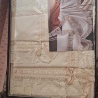 Completo letto matrimoniale e 2 coppie di asciugam