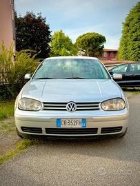 Volkswagen Golf 4 1.9 TDI - interni in pelle rossa