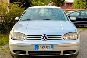 Volkswagen Golf 4 1.9 TDI - interni in pelle rossa