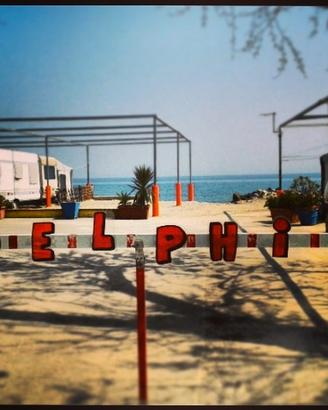 Stagionale con tenda roulotte sul mare