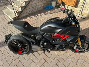 Ducati 1260s in perfette condizioni