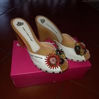 Zoccole da donna marca Fornarina