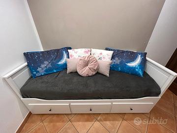letto apribile Ikea con materasso e cassetti