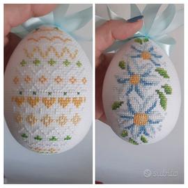 Uovo di Pasqua ricamato a mano punto croce 