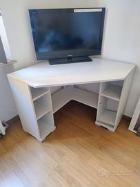 Scrivania angolare Ikea