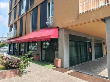 Centro, locale commerciale di mq.150