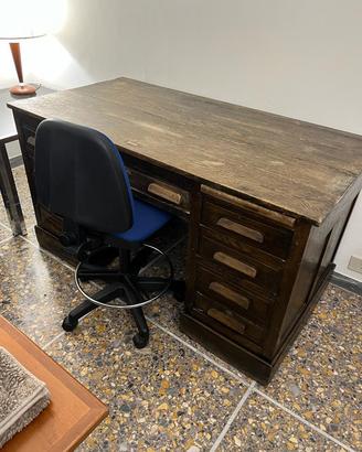 Scrivania di rovere
