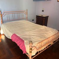 letto ferro battuto con rete ortopedica e toilette