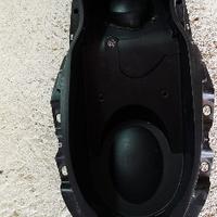 Vano sottosella porta casco XMAX 125-250