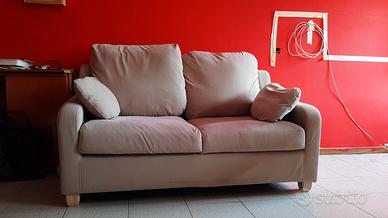 Divano + 4 sedie + tavolo = 150 €