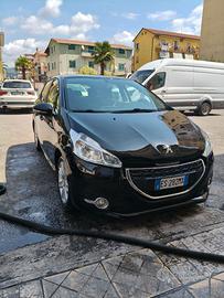auto Peugeot 208