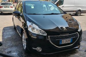 auto Peugeot 208